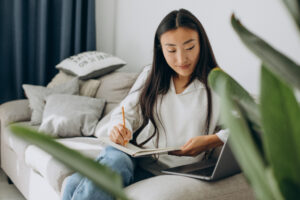 online vs classroom language course